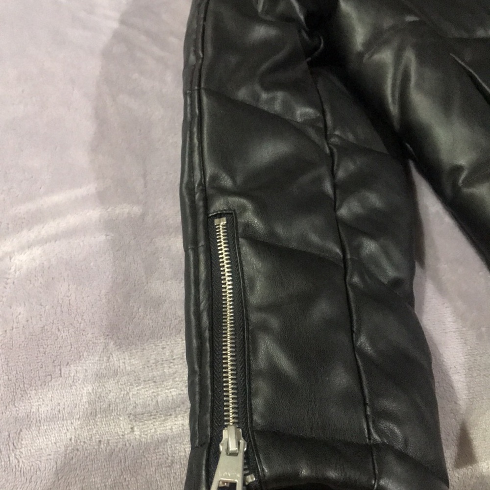 Levi’s Leather Jacket - Picture 7 of 8